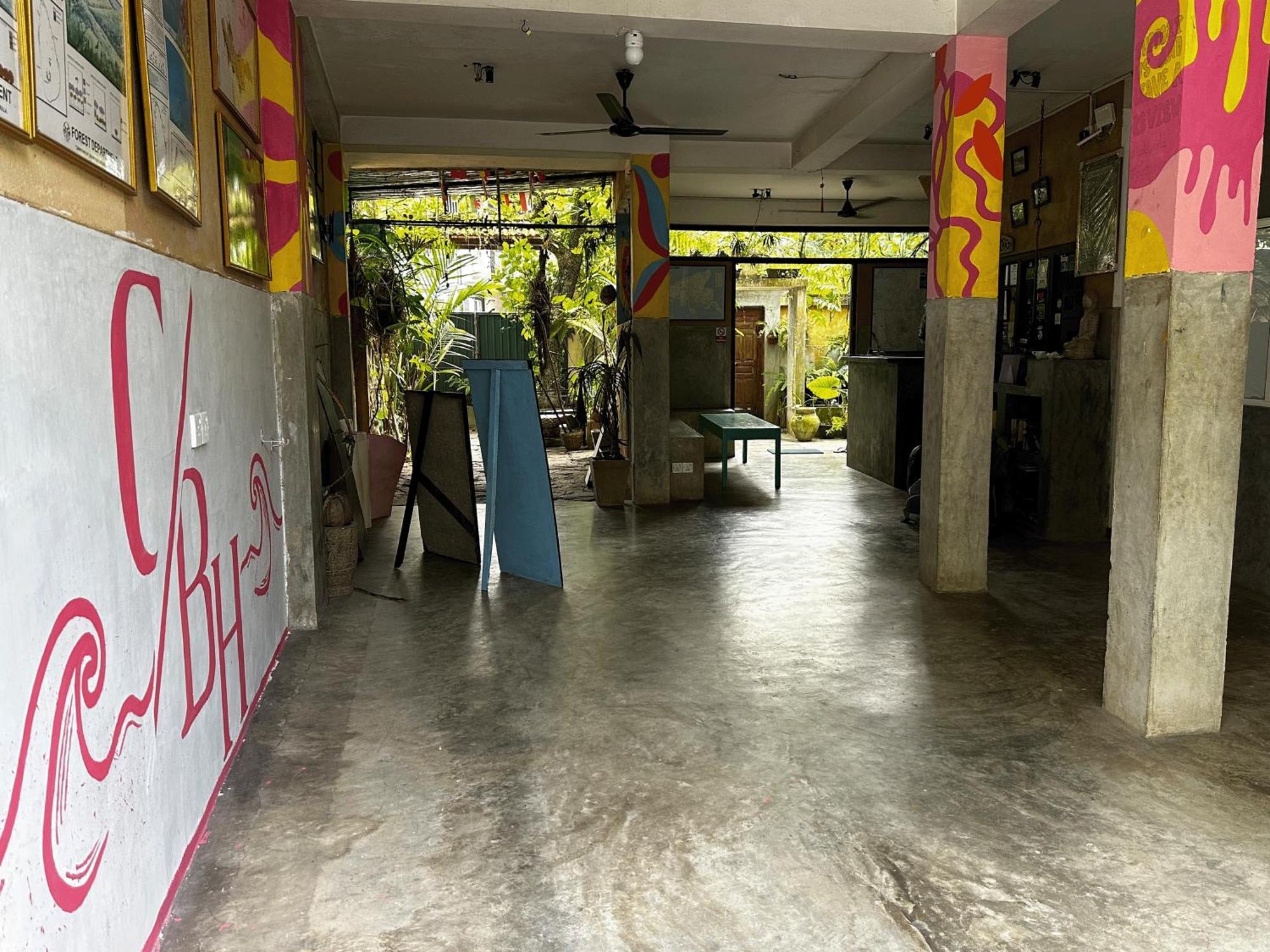 אונה ואטונה Cycling Backpacker Hostel & Cafe מראה חיצוני תמונה